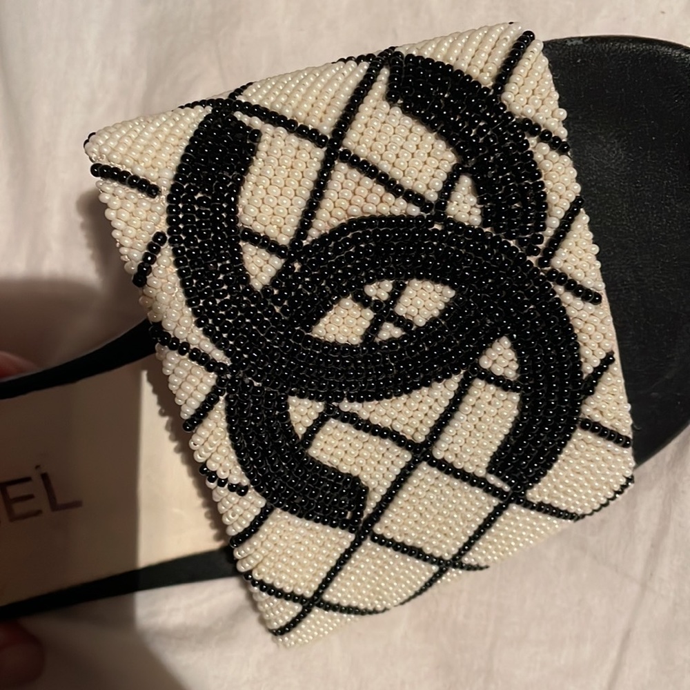 Chanel 20P Black White Pearl Embroidery Sandal Mule Flat 37